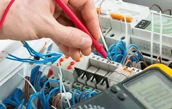 Professional electrician in Ealing